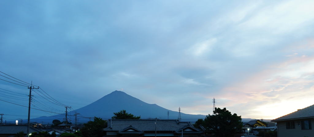 富士山開山日に自宅からの富士山