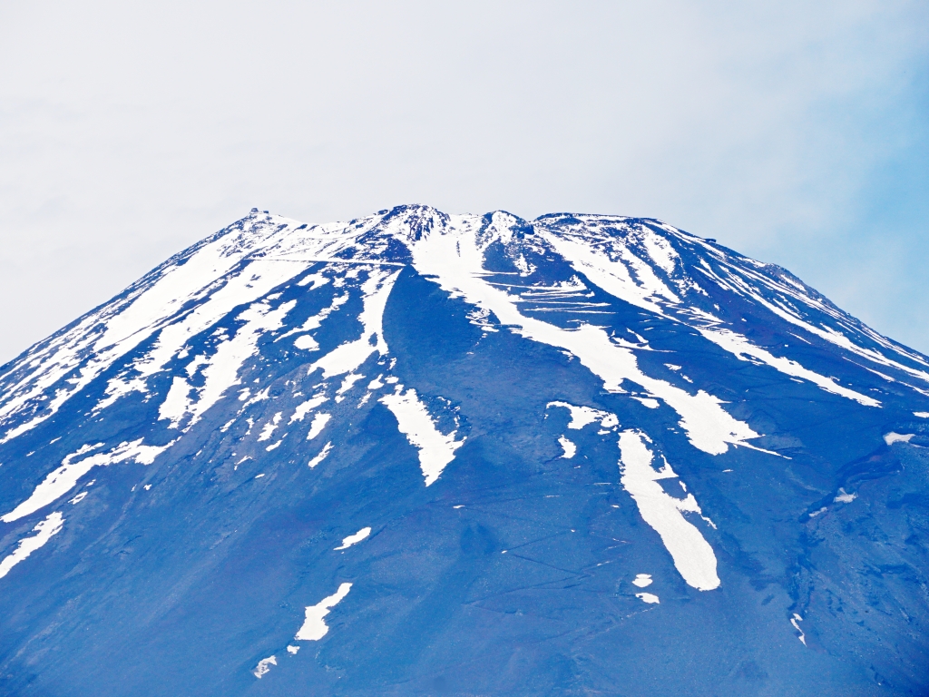 雪が減った富士山